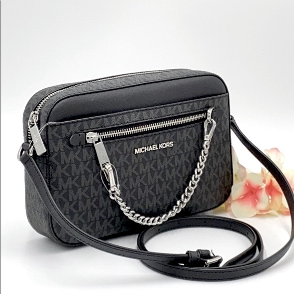 MICHAEL KORS LARGE EW ZP CHAIN XBODY BLACK SIGNATR - Picture 1 of 16